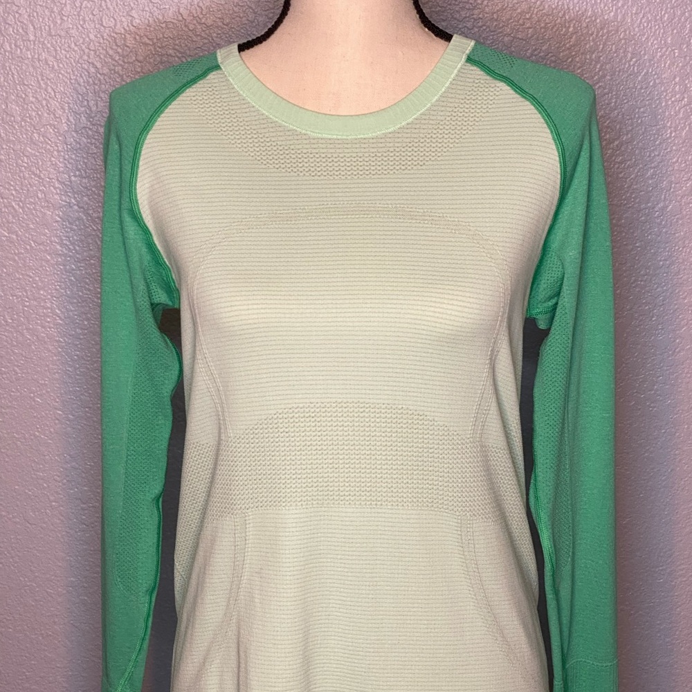 Lululemon women’s top